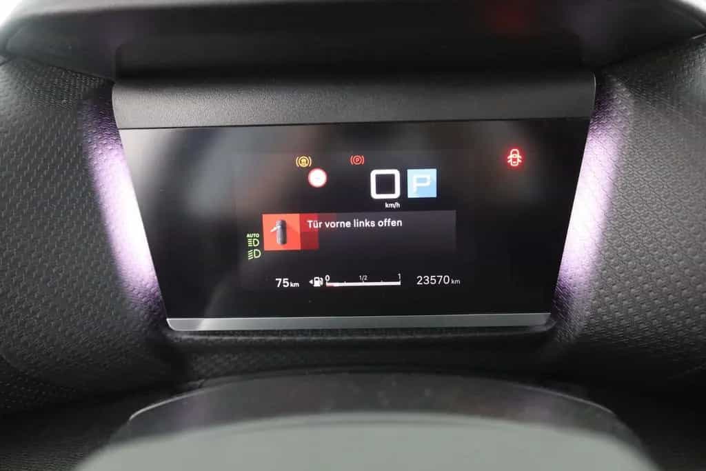 Citroën C4 PureTech 130 Aut. LED ACC Navi Pano 06/2024-photo-17