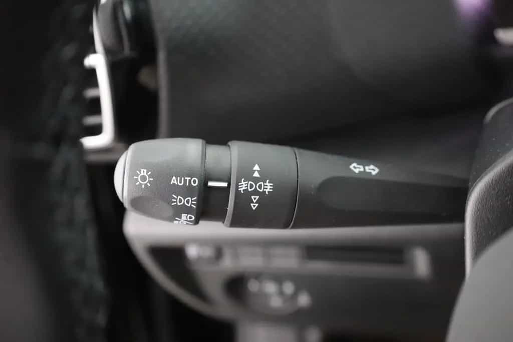 Citroën C4 PureTech 130 Aut. LED ACC Navi Pano 06/2024-photo-18