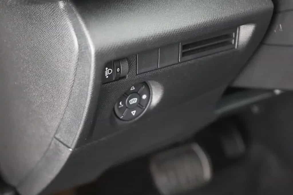 Citroën C4 PureTech 130 Aut. LED ACC Navi Pano 06/2024-photo-20