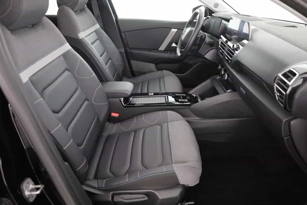 Citroën C4 PureTech 130 Aut. LED ACC Navi Pano 06/2024-photo-23