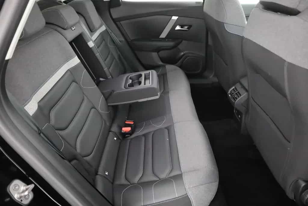 Citroën C4 PureTech 130 Aut. LED ACC Navi Pano 06/2024-photo-24