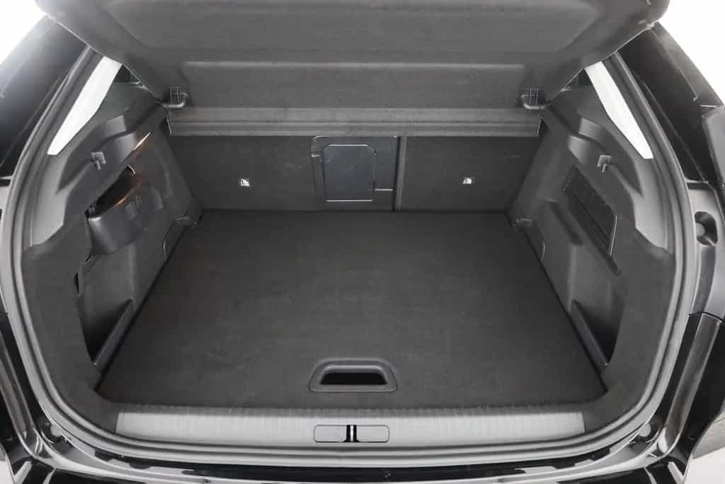 Citroën C4 PureTech 130 Aut. LED ACC Navi Pano 06/2024-photo-25