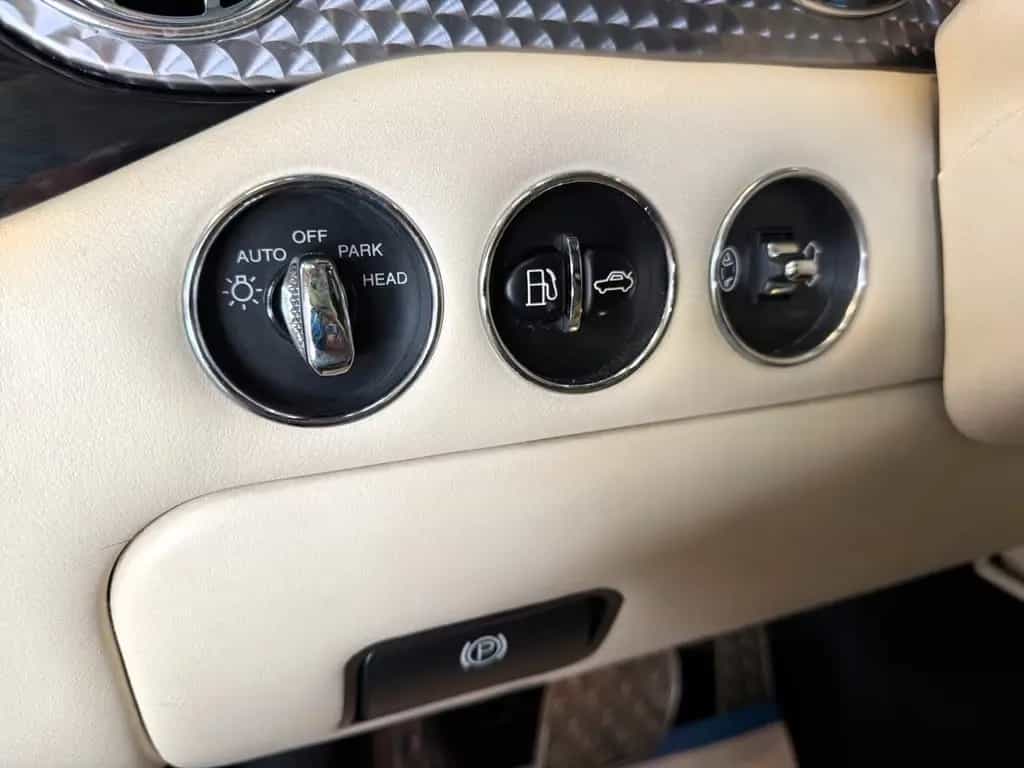 Bentley Arnage T V8  // TV / Sonderlackierung / SHZ 08/2003-photo-25