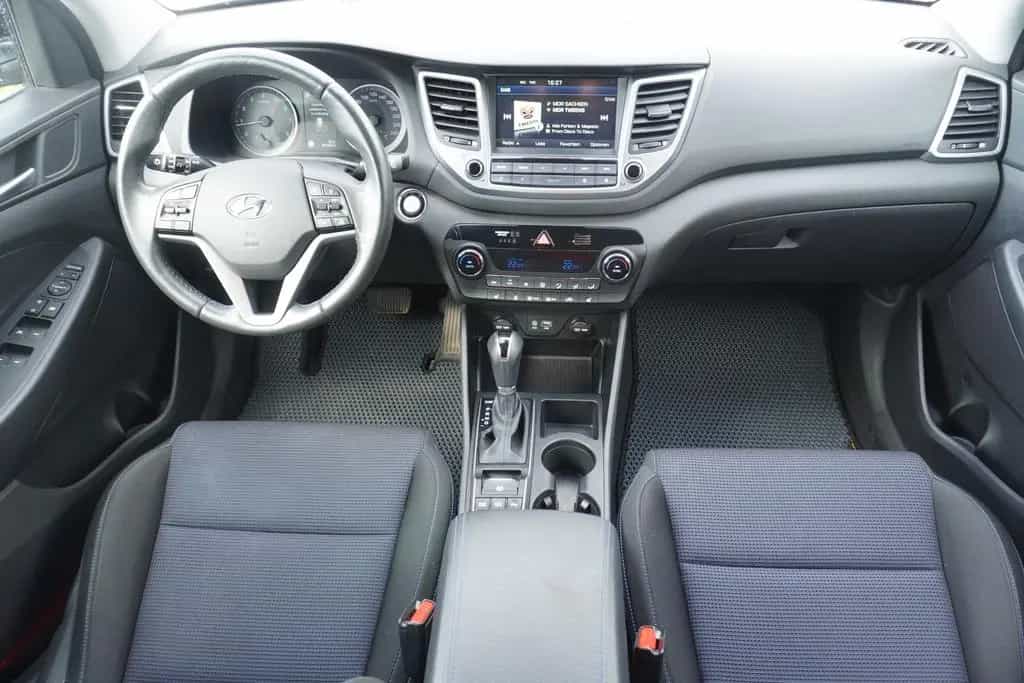Hyundai TUCSON 1.6 T-GDI Premium 4WD LED PDC Kamera Navi 05/2017-photo-13