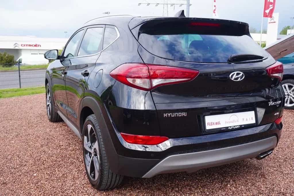 Hyundai TUCSON 1.6 T-GDI Premium 4WD LED PDC Kamera Navi 05/2017-photo-2