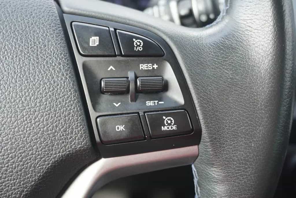 Hyundai TUCSON 1.6 T-GDI Premium 4WD LED PDC Kamera Navi 05/2017-photo-20