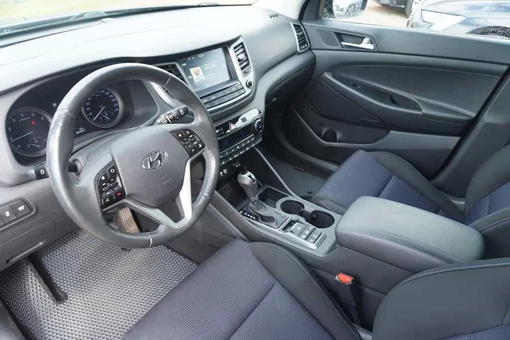 Hyundai TUCSON 1.6 T-GDI Premium 4WD LED PDC Kamera Navi 05/2017-photo-7