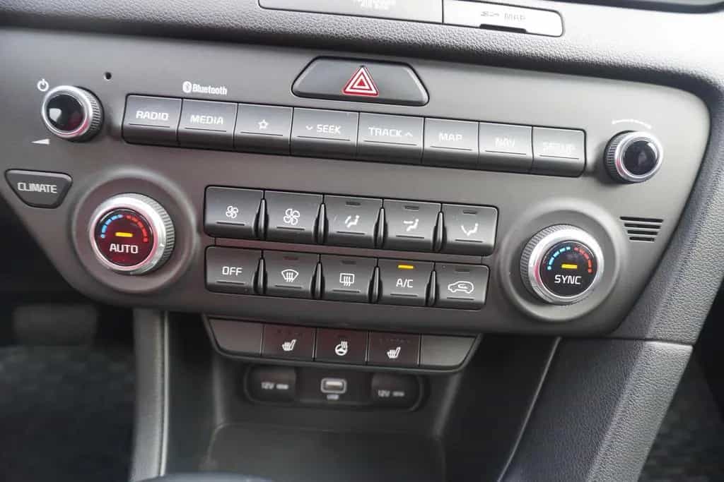 Kia Sportage 1.6 T-GDI 4WD Aut. Navi AHK Kamera PDC 08/2020-photo-21