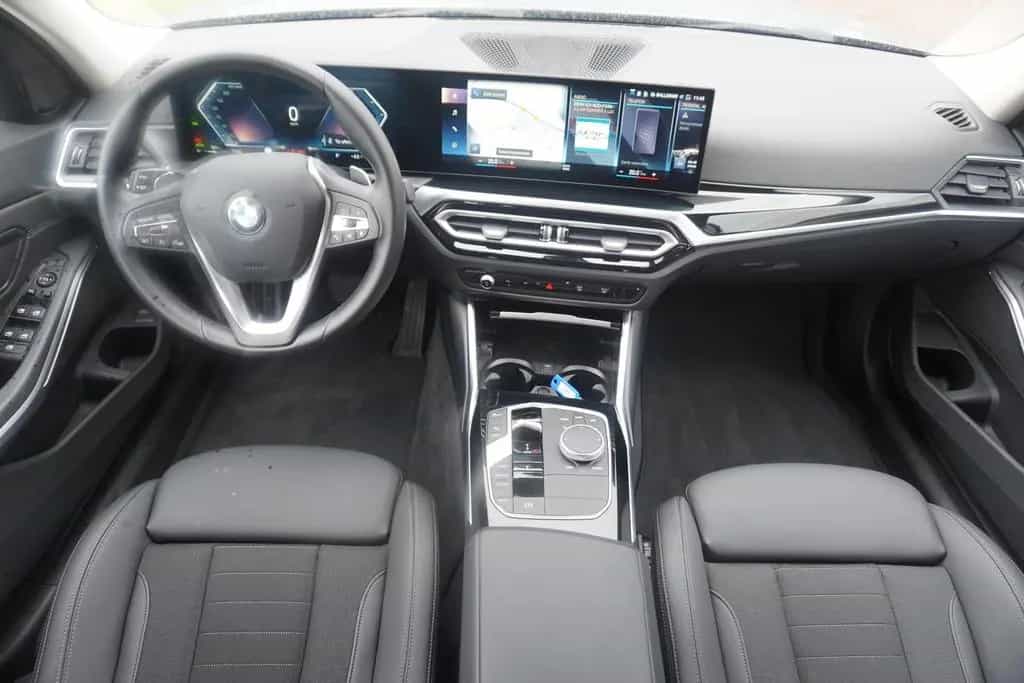 BMW 318 i Touring Aut. LED Navi Teilleder Sportsitze 02/2023-photo-12