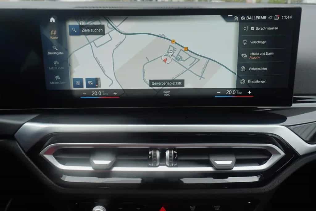 BMW 318 i Touring Aut. LED Navi Teilleder Sportsitze 02/2023-photo-13