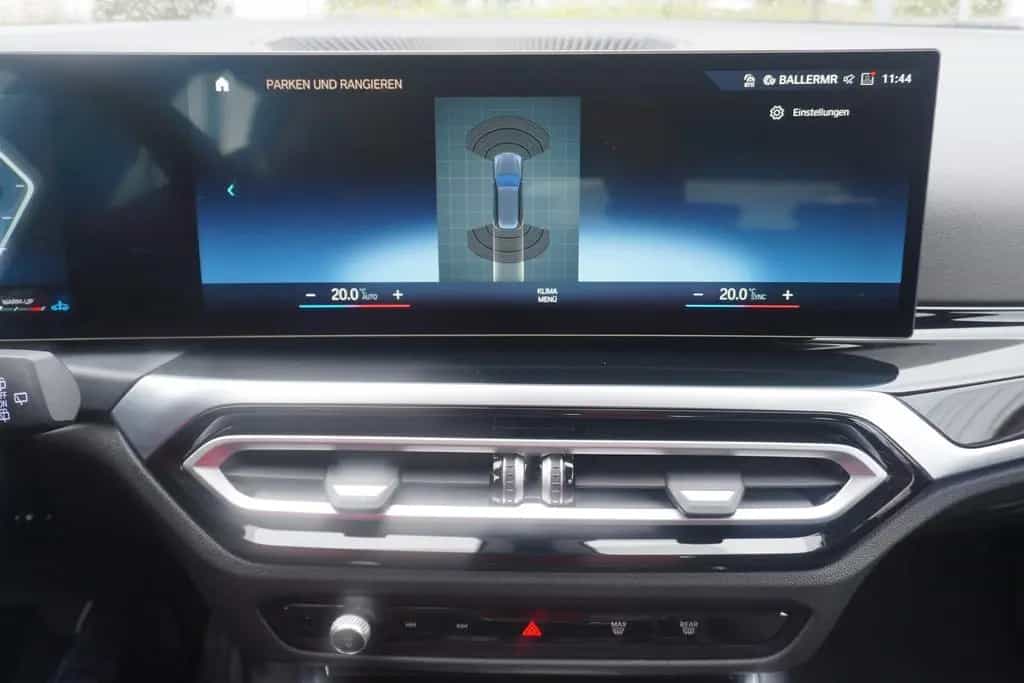 BMW 318 i Touring Aut. LED Navi Teilleder Sportsitze 02/2023-photo-14