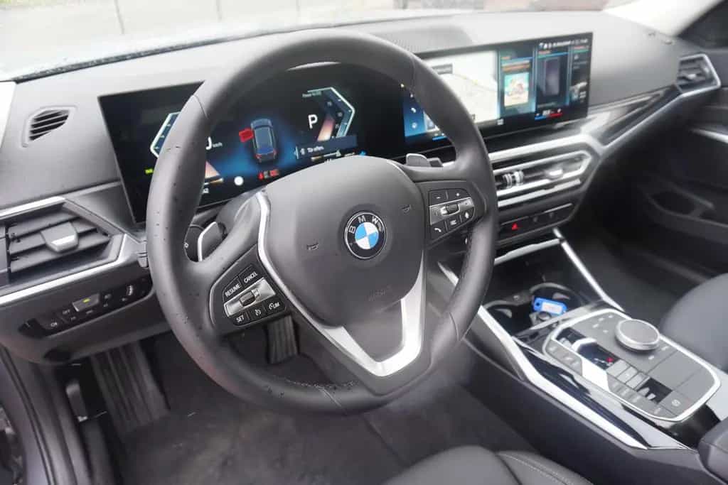 BMW 318 i Touring Aut. LED Navi Teilleder Sportsitze 02/2023-photo-7