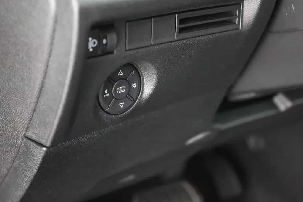 Citroën C4 PureTech 130 Aut. LED ACC Navi Pano 08/2024-photo-18
