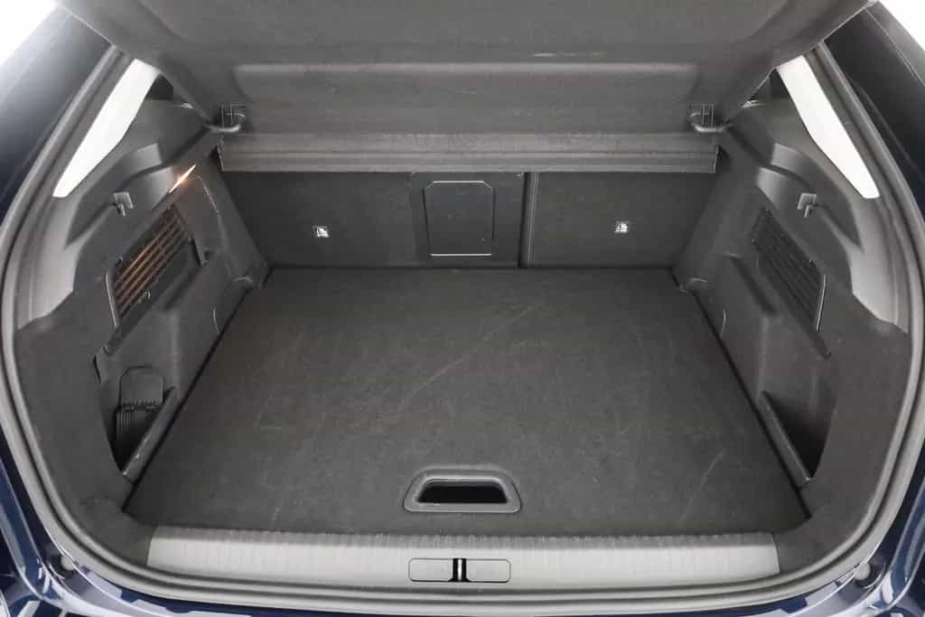 Citroën C4 PureTech 130 Aut. LED ACC Navi Pano 08/2024-photo-23