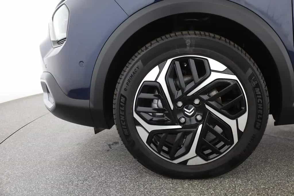 Citroën C4 PureTech 130 Aut. LED ACC Navi Pano 08/2024-photo-29