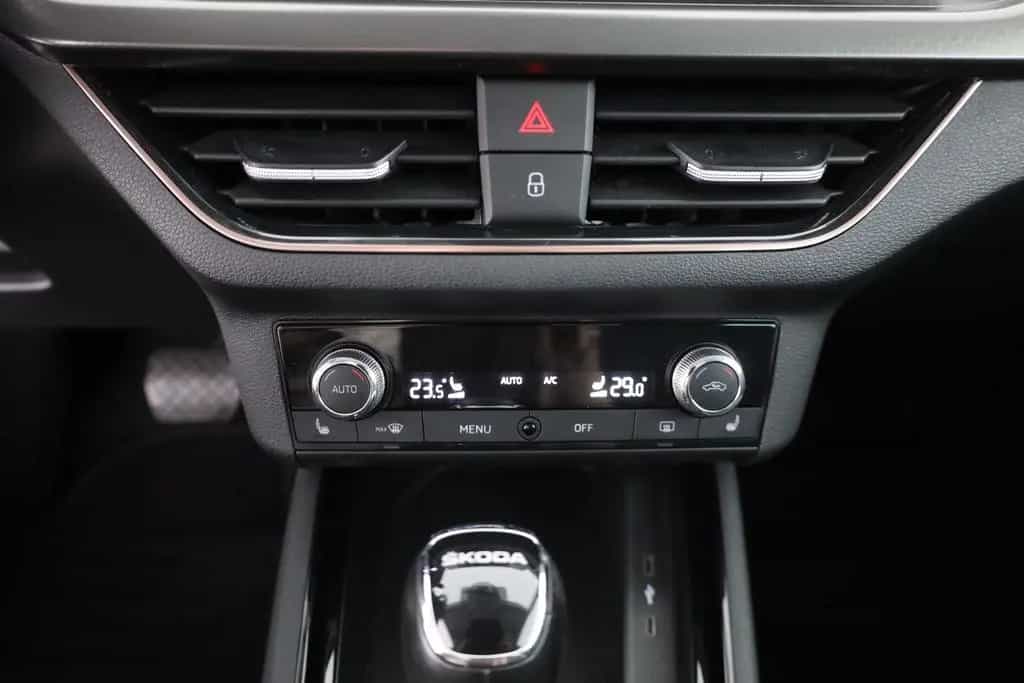 Skoda Kamiq 1.5  TSI DSG Style LED SmartLink Tempomat 01/2020-photo-11
