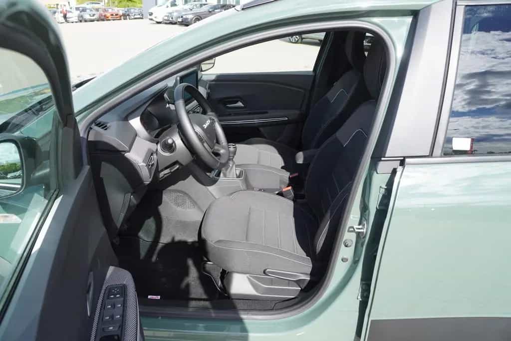 Dacia Jogger 1.0 TCE Extreme+ LED 7-Sitzer AHK Kamera 06/2023-photo-11