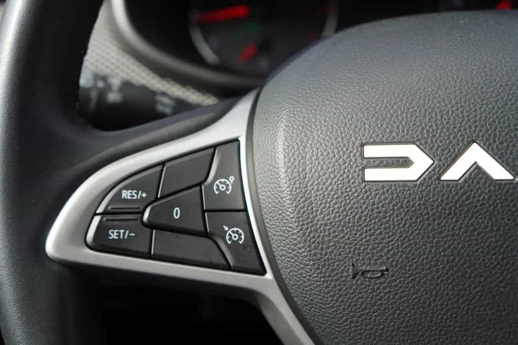 Dacia Jogger 1.0 TCE Extreme+ LED 7-Sitzer AHK Kamera 06/2023-photo-16