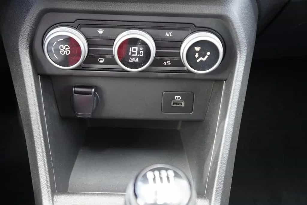 Dacia Jogger 1.0 TCE Extreme+ LED 7-Sitzer AHK Kamera 06/2023-photo-23
