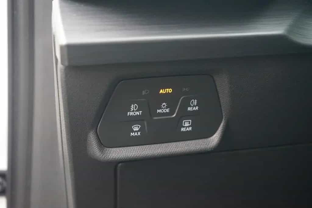 Cupra Leon 2.0 TSI DSG LED Navi SHZ Kam ACC VC 05/2023-photo-17