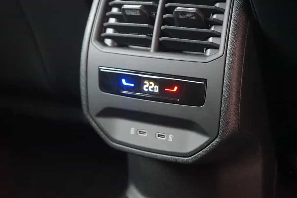 Cupra Leon 2.0 TSI DSG LED Navi SHZ Kam ACC VC 05/2023-photo-22