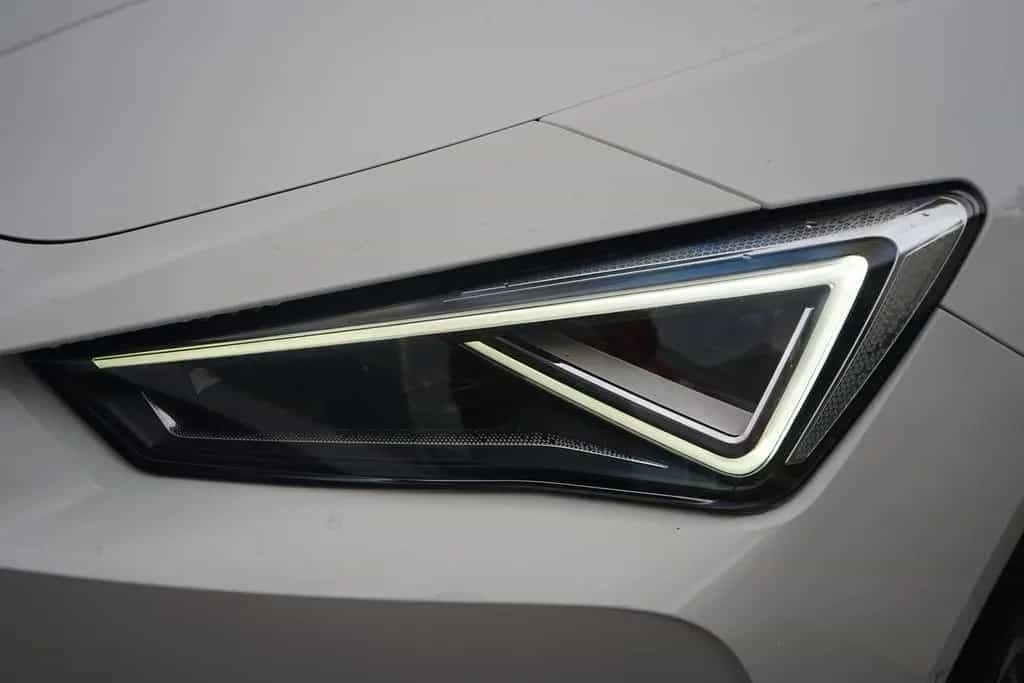 Cupra Leon 2.0 TSI DSG LED Navi SHZ Kam ACC VC 05/2023-photo-24