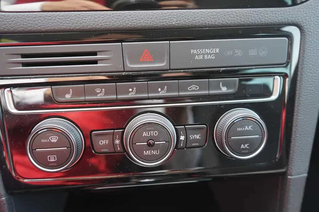 Volkswagen Golf Sportsvan 1.4 TSI DSG AAC Xenon Navi beh. F 06/2018-photo-23