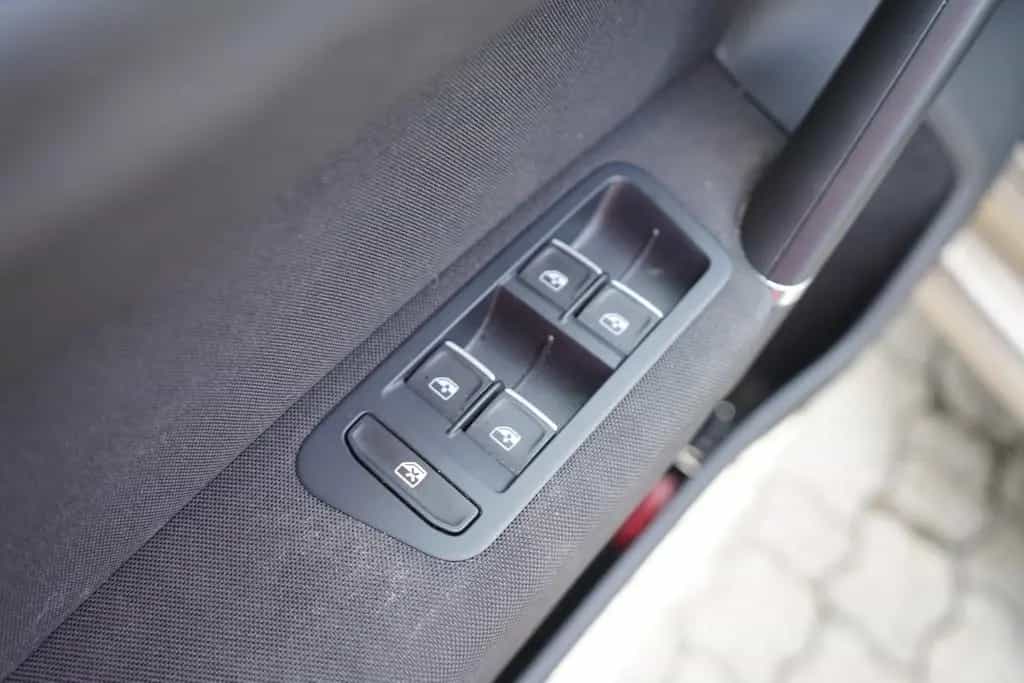 Volkswagen Golf Sportsvan 1.4 TSI DSG AAC Xenon Navi beh. F 06/2018-photo-25