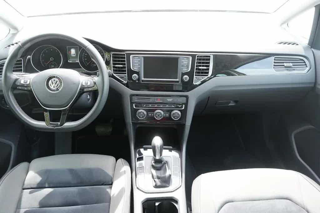 Volkswagen Golf Sportsvan 1.4 TSI DSG AAC Xenon Navi beh. F 06/2018-photo-28