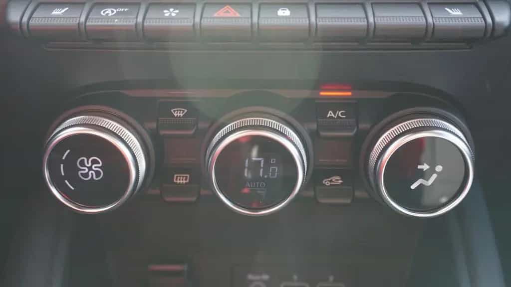 Renault Captur II 1.3 TCE Intens Kamera Navi Sitzheizung 08/2020-photo-11