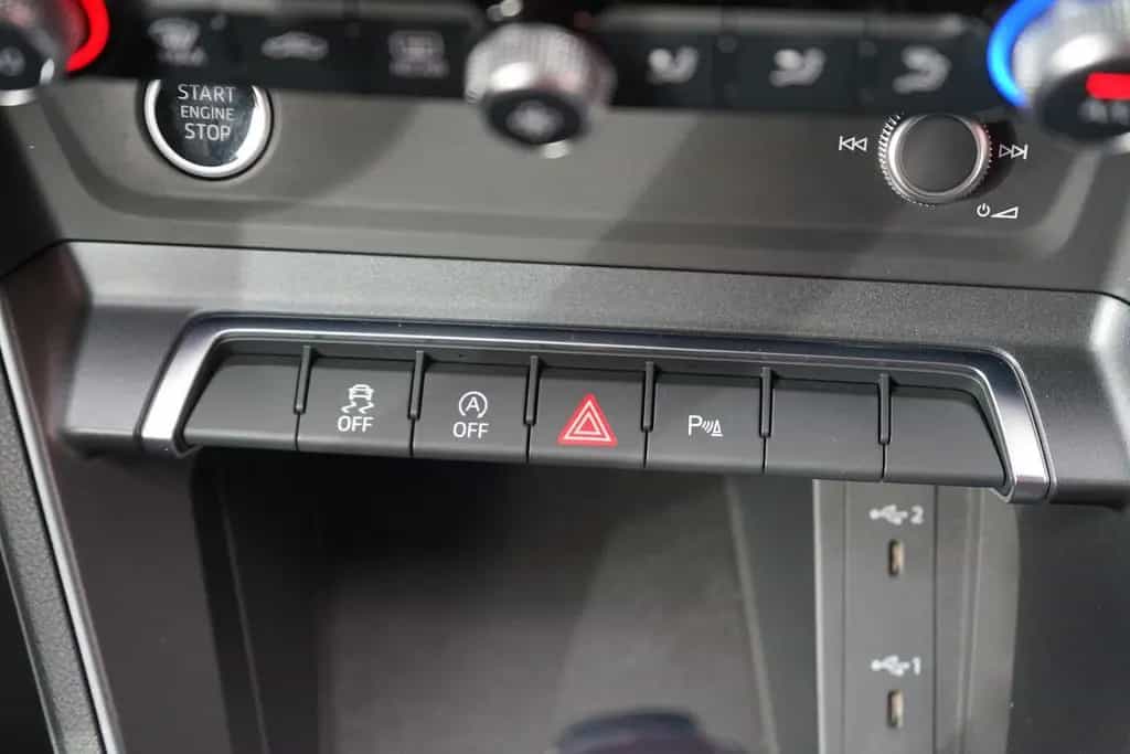 Audi Q3 40 2.0 TFSI quattro S-Line LED AHK Navi ACC 06/2022-photo-23