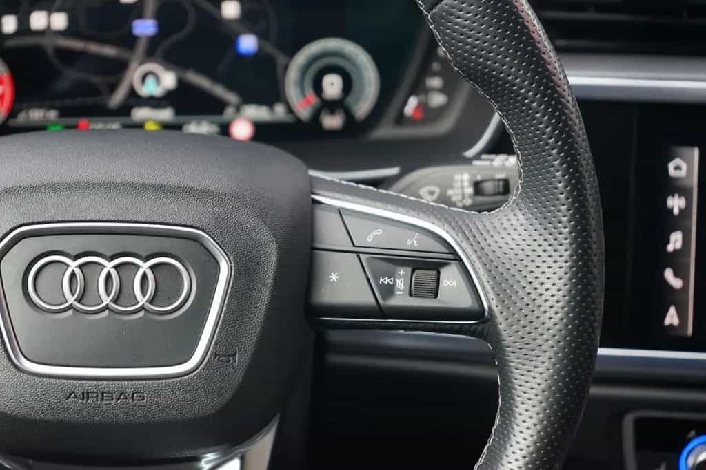 Audi Q3 40 2.0 TFSI quattro S-Line LED AHK Navi ACC 06/2022-photo-29