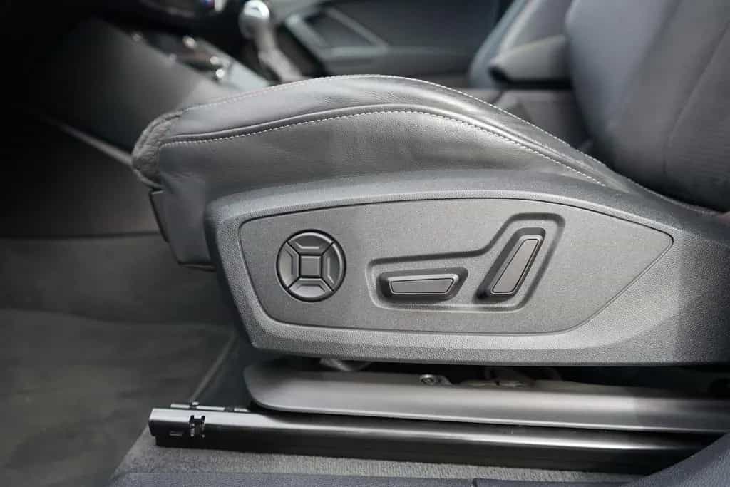 Audi Q3 40 2.0 TFSI quattro S-Line LED AHK Navi ACC 06/2022-photo-39