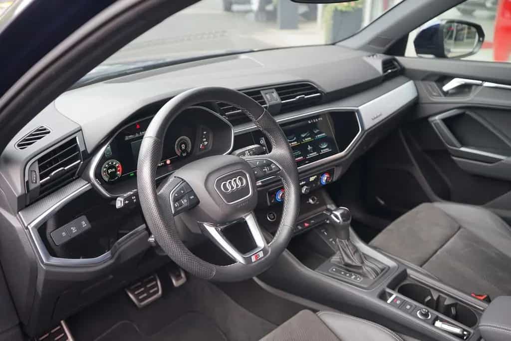 Audi Q3 40 2.0 TFSI quattro S-Line LED AHK Navi ACC 06/2022-photo-9