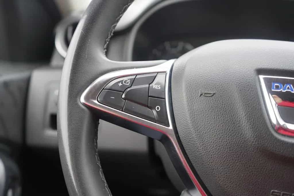 Dacia Duster II 1.2 Comfort Navi Tempomat Sitzheizung 06/2018-photo-12