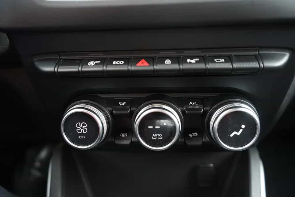 Dacia Duster II 1.2 Comfort Navi Tempomat Sitzheizung 06/2018-photo-24