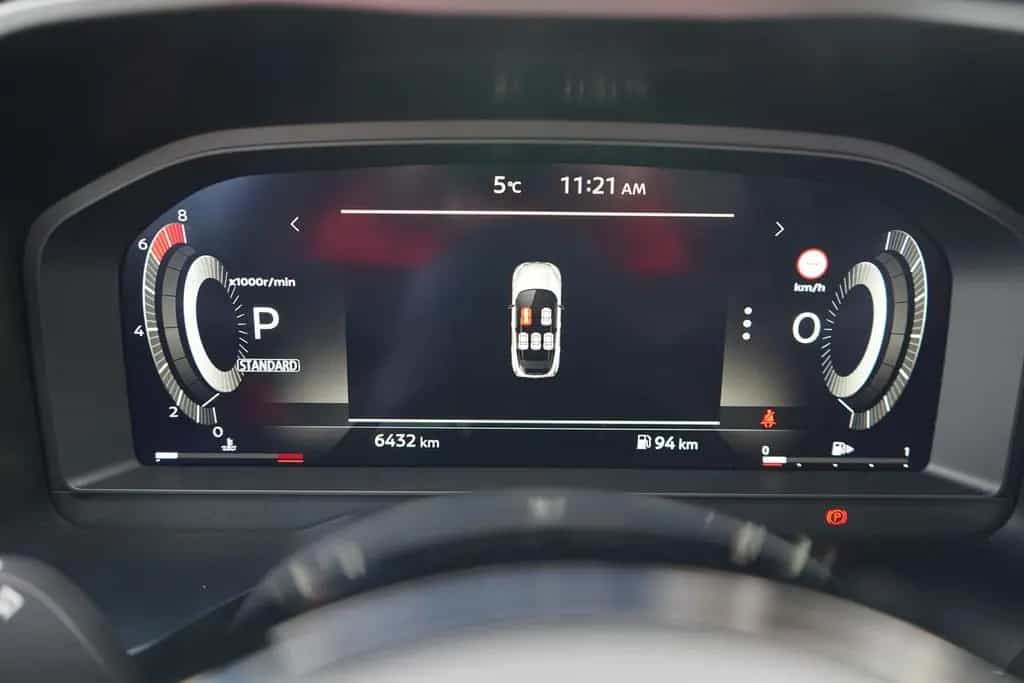 Nissan Qashqai 1.3 DIG-T Aut. LED ACC Navi 360° 12/2024-photo-23