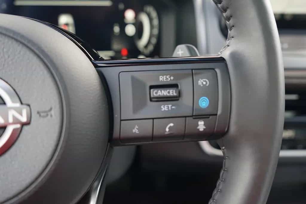 Nissan Qashqai 1.3 DIG-T Aut. LED ACC Navi 360° 12/2024-photo-24