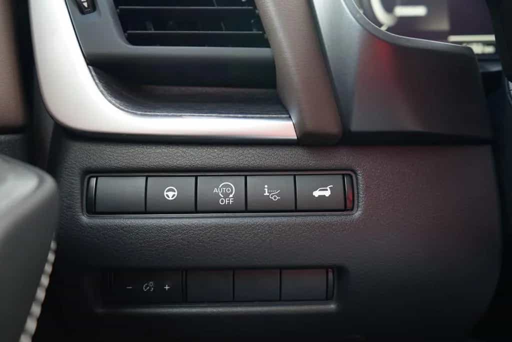 Nissan Qashqai 1.3 DIG-T Aut. LED ACC Navi 360° 12/2024-photo-27