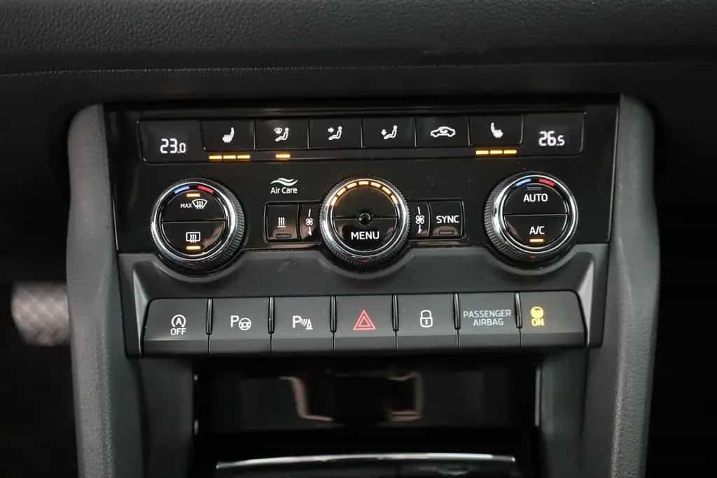 Skoda Kodiaq 2.0 TSI DSG 4x4 Tour Standheizung ACC LED 06/2022-photo-11