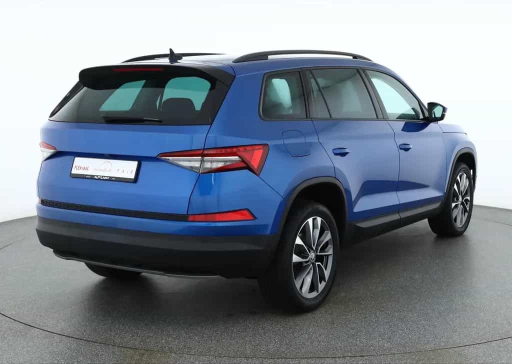 Skoda Kodiaq 2.0 TSI DSG 4x4 Tour Standheizung ACC LED 06/2022-photo-4
