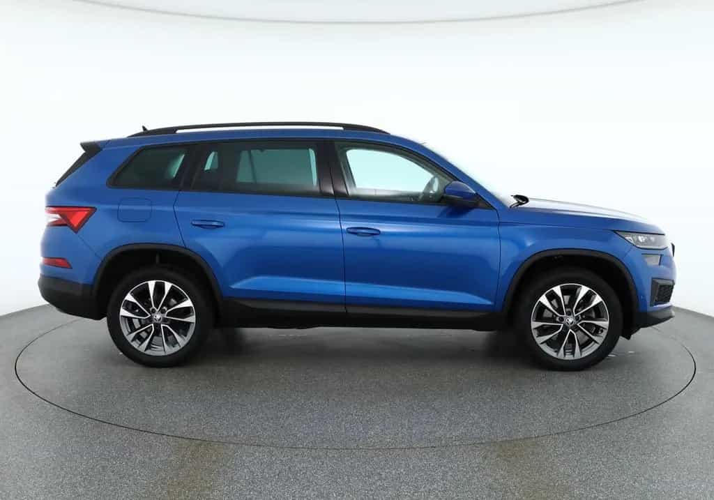 Skoda Kodiaq 2.0 TSI DSG 4x4 Tour Standheizung ACC LED 06/2022-photo-5