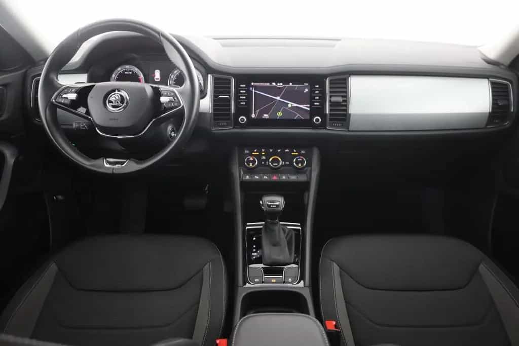 Skoda Kodiaq 2.0 TSI DSG 4x4 Tour Standheizung ACC LED 06/2022-photo-8