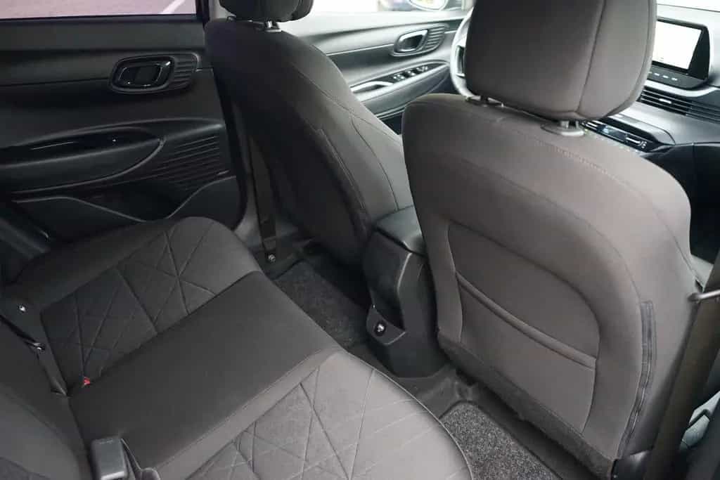 Hyundai BAYON 1.0 T-GDI Select 2WD Navi B&O Bose Kamera 02/2022-photo-11