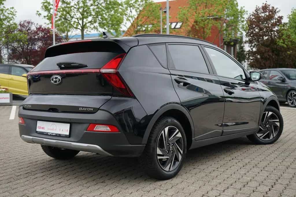 Hyundai BAYON 1.0 T-GDI Select 2WD Navi B&O Bose Kamera 02/2022-photo-2