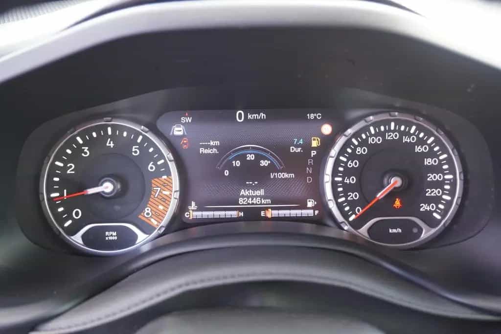 Jeep Renegade 1.3 T-GDI AT Navi Lenkradheizung PDC 04/2021-photo-16
