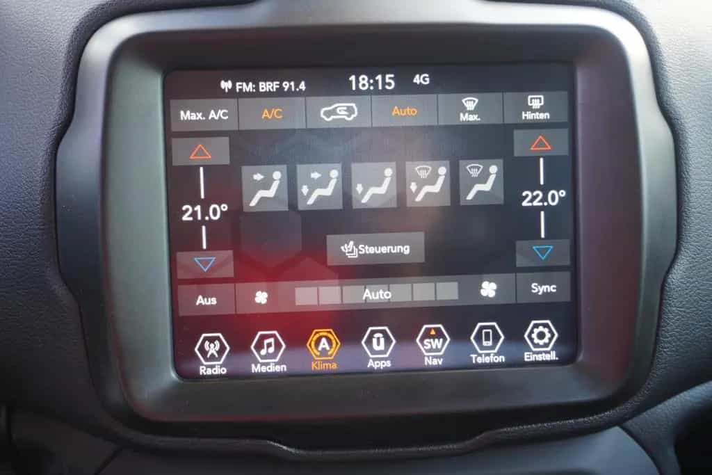 Jeep Renegade 1.3 T-GDI AT Navi Lenkradheizung PDC 04/2021-photo-21