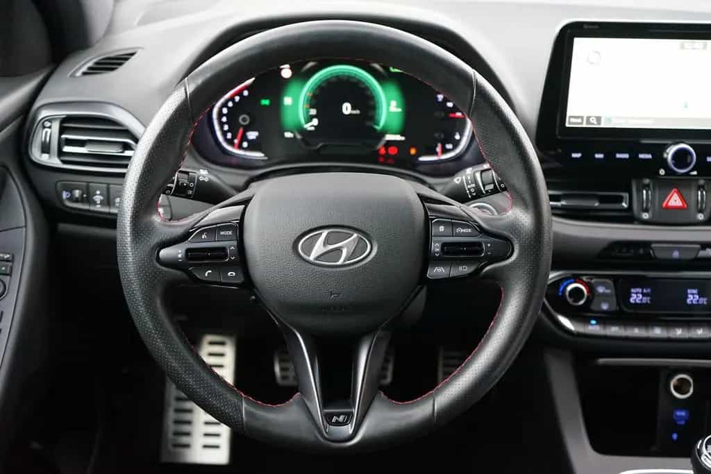 Hyundai i30 1.5 MHEV N-Line LED Navi Sitzheizung Kamera 09/2021-photo-17