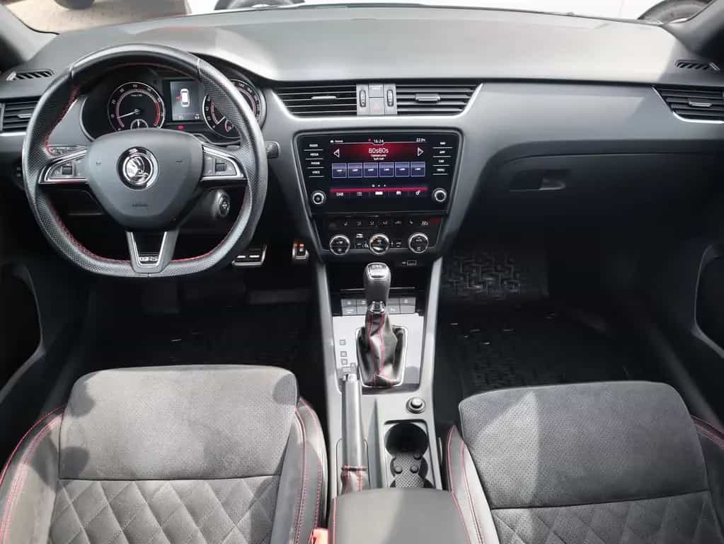 Skoda Octavia 2.0 TSI DSG RS LED Navi Tempomat AHK 03/2018-photo-10