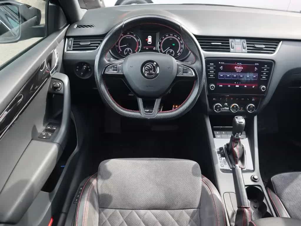 Skoda Octavia 2.0 TSI DSG RS LED Navi Tempomat AHK 03/2018-photo-11